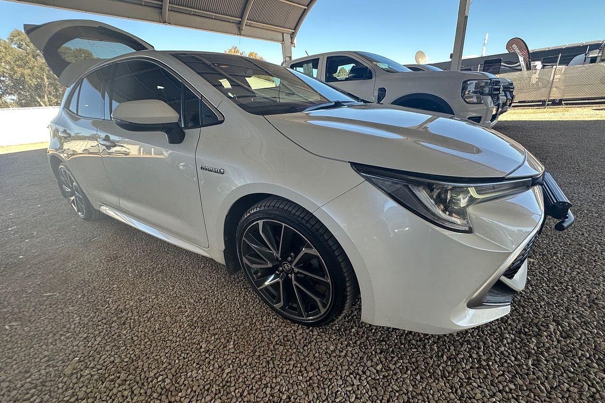 2020 Toyota Corolla ZR Hybrid ZWE211R