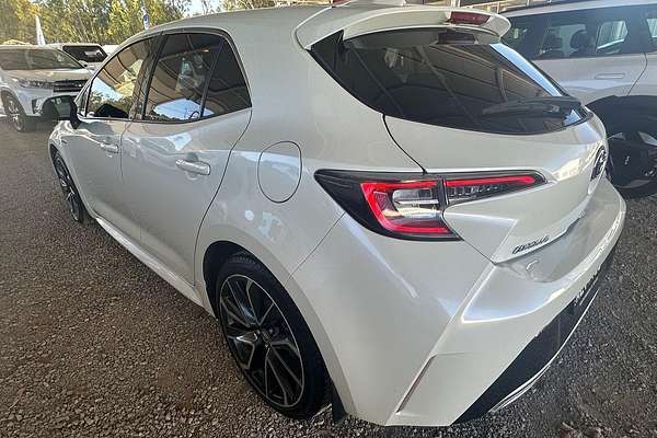 2020 Toyota Corolla ZR Hybrid ZWE211R