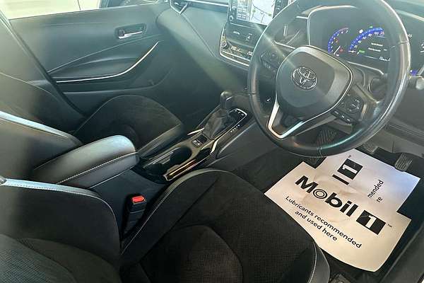 2020 Toyota Corolla ZR Hybrid ZWE211R