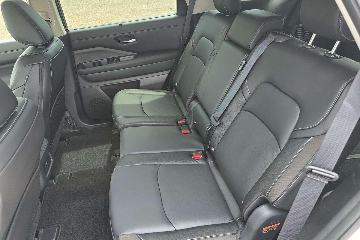 2024 Nissan Pathfinder Ti R53