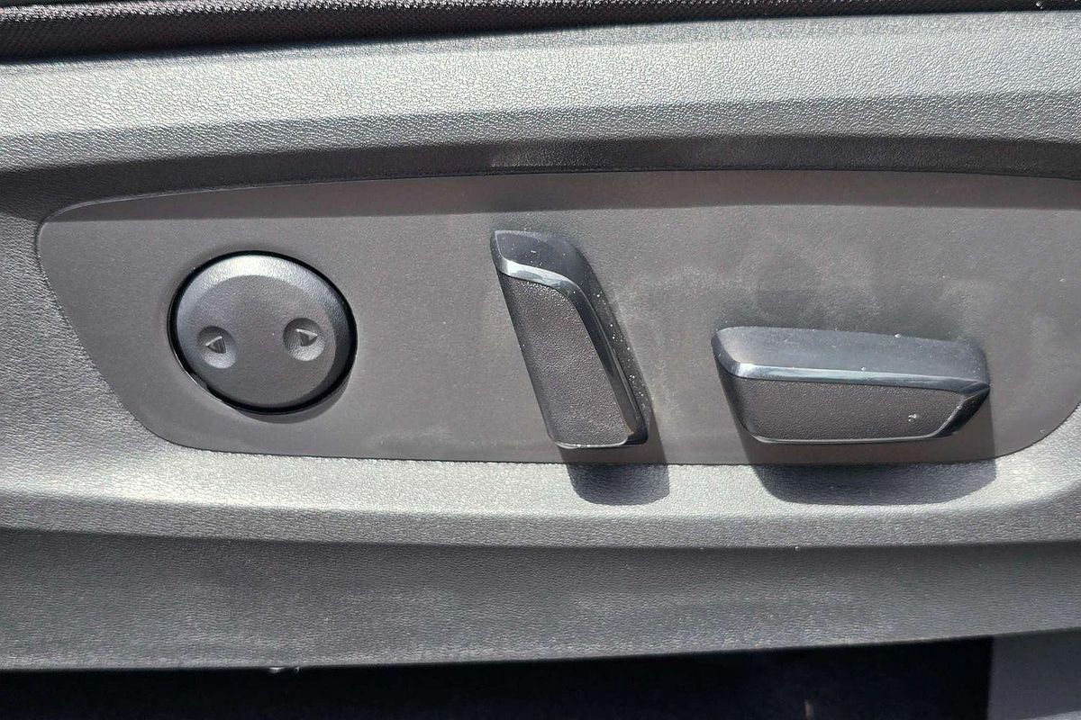 2024 Nissan Pathfinder Ti R53