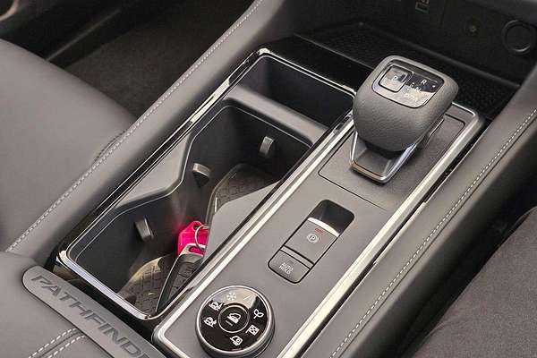 2024 Nissan Pathfinder Ti R53