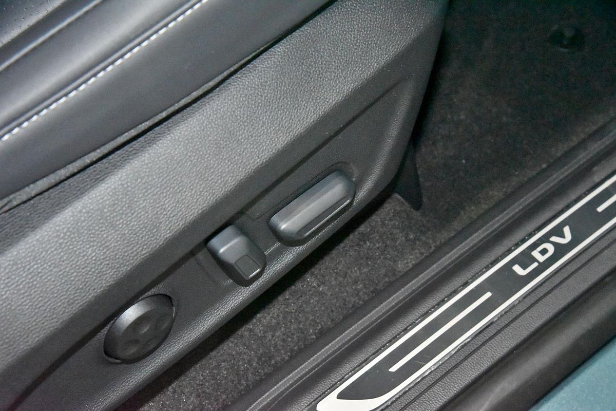 2025 LDV D90 Executive SV9A