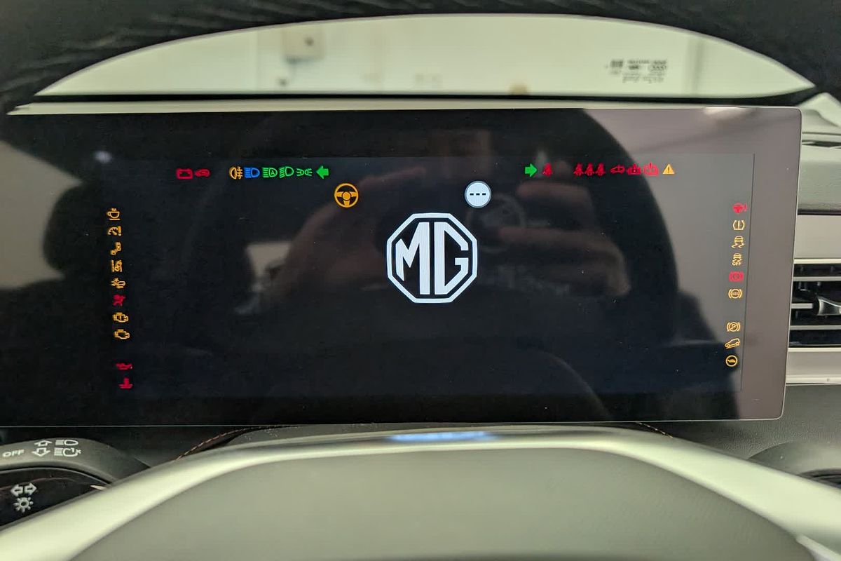 2025 MG HS Hybrid+ Excite AS33H