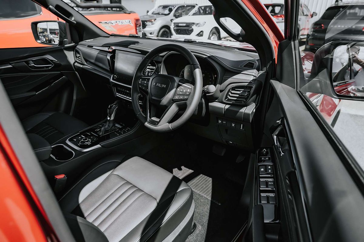 2025 Isuzu MU-X LS-T