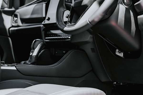 2025 Isuzu MU-X LS-T