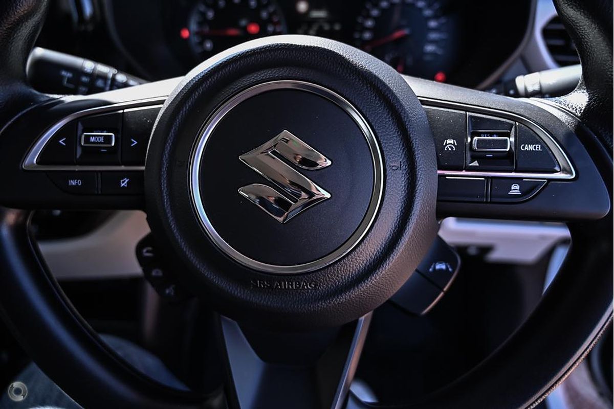 2025 Suzuki Swift Hybrid UZ