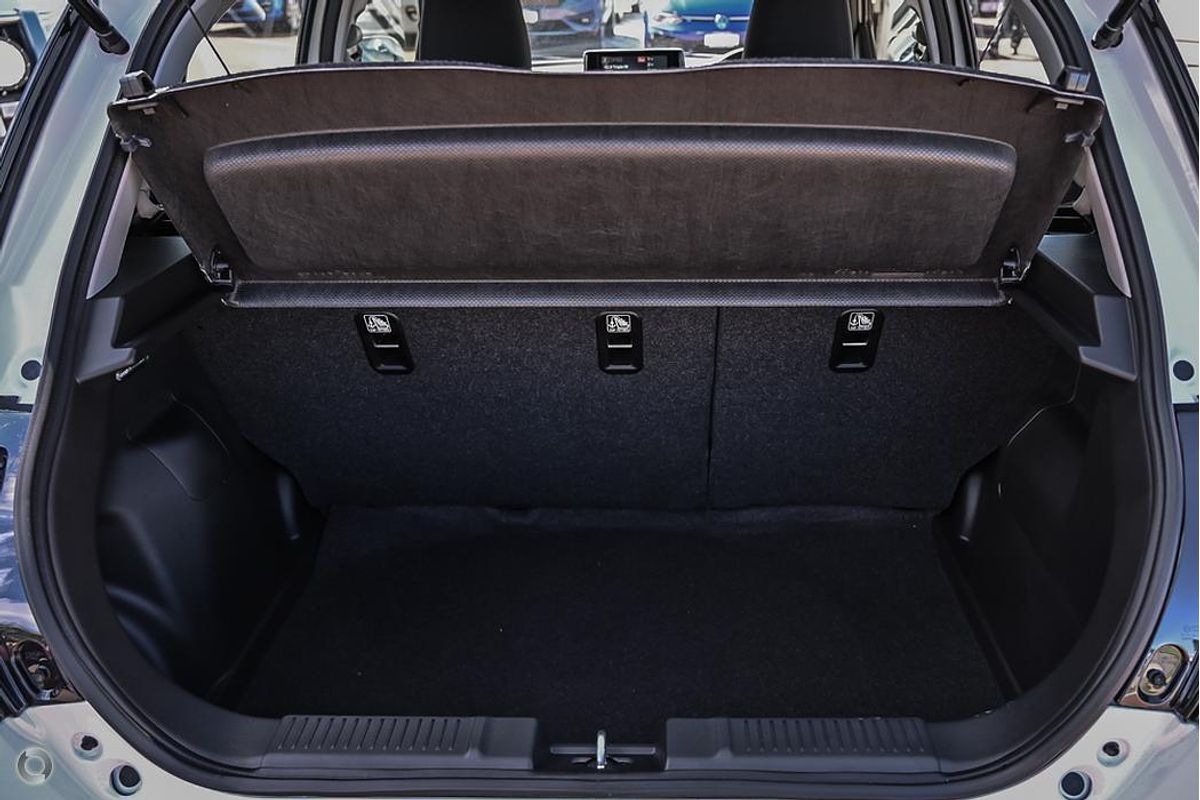 2025 Suzuki Swift Hybrid UZ