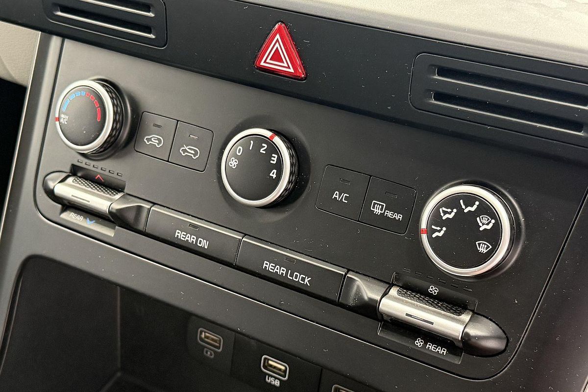 2023 Kia Carnival S KA4