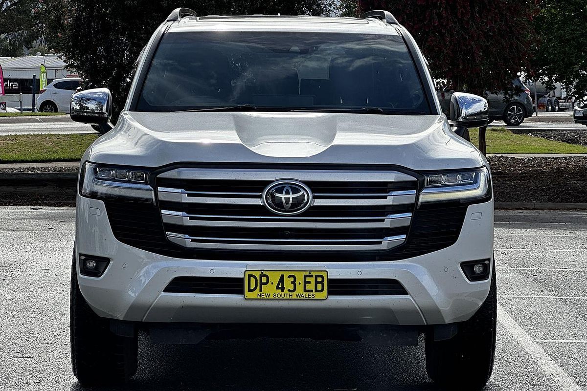 2022 Toyota Landcruiser Sahara FJA300R