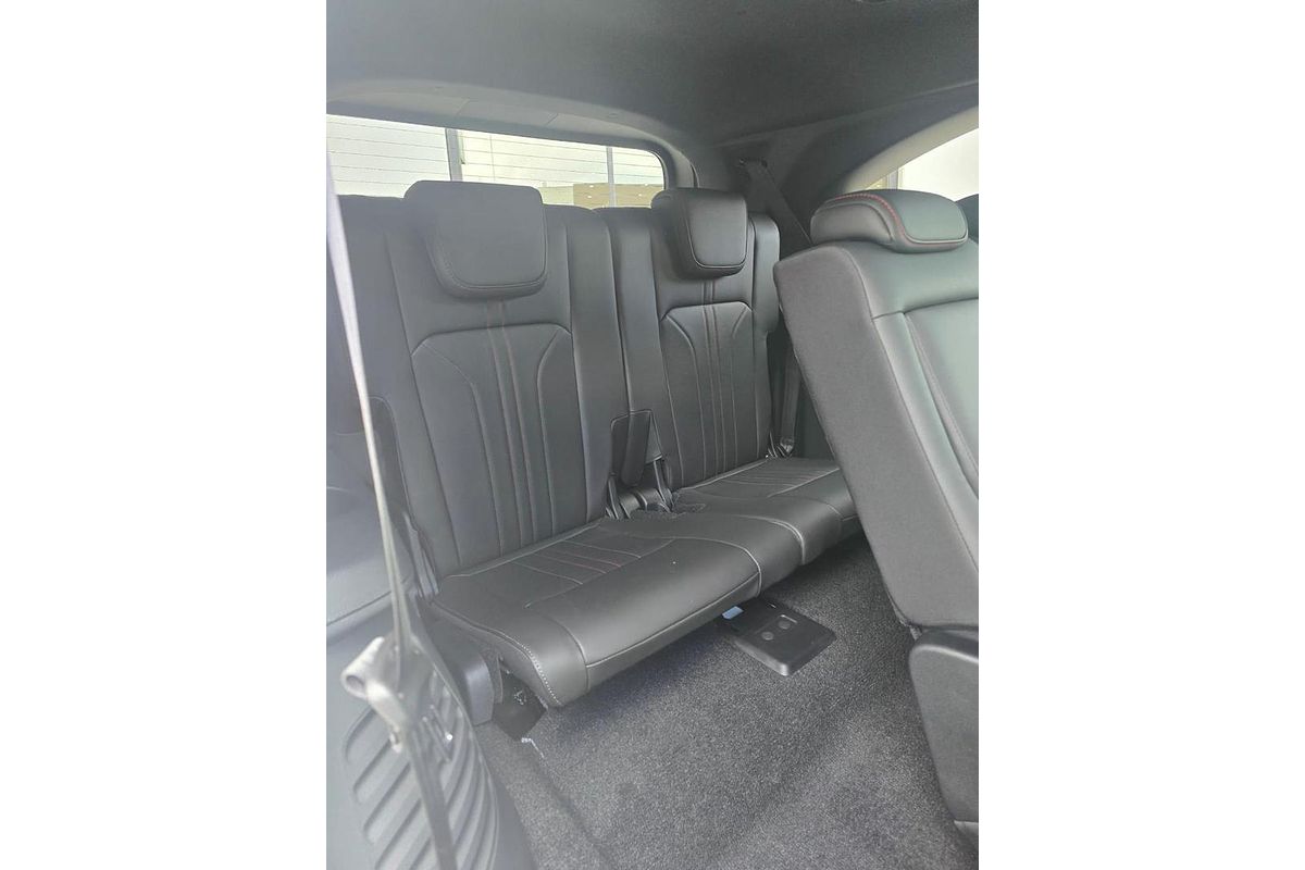 2025 Isuzu MU-X X-TERRAIN