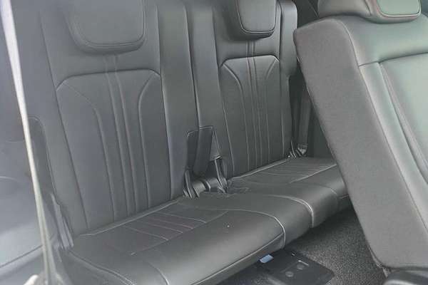 2025 Isuzu MU-X X-TERRAIN