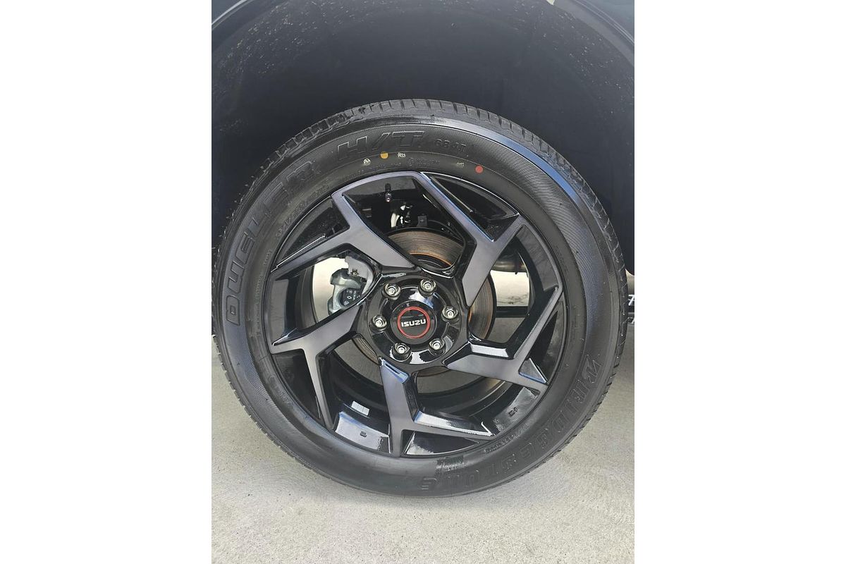 2025 Isuzu MU-X X-TERRAIN