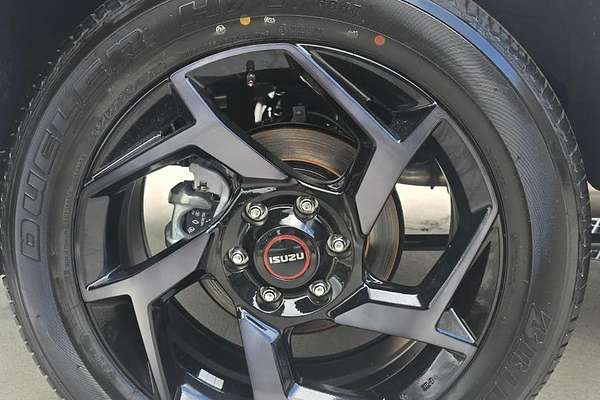 2025 Isuzu MU-X X-TERRAIN