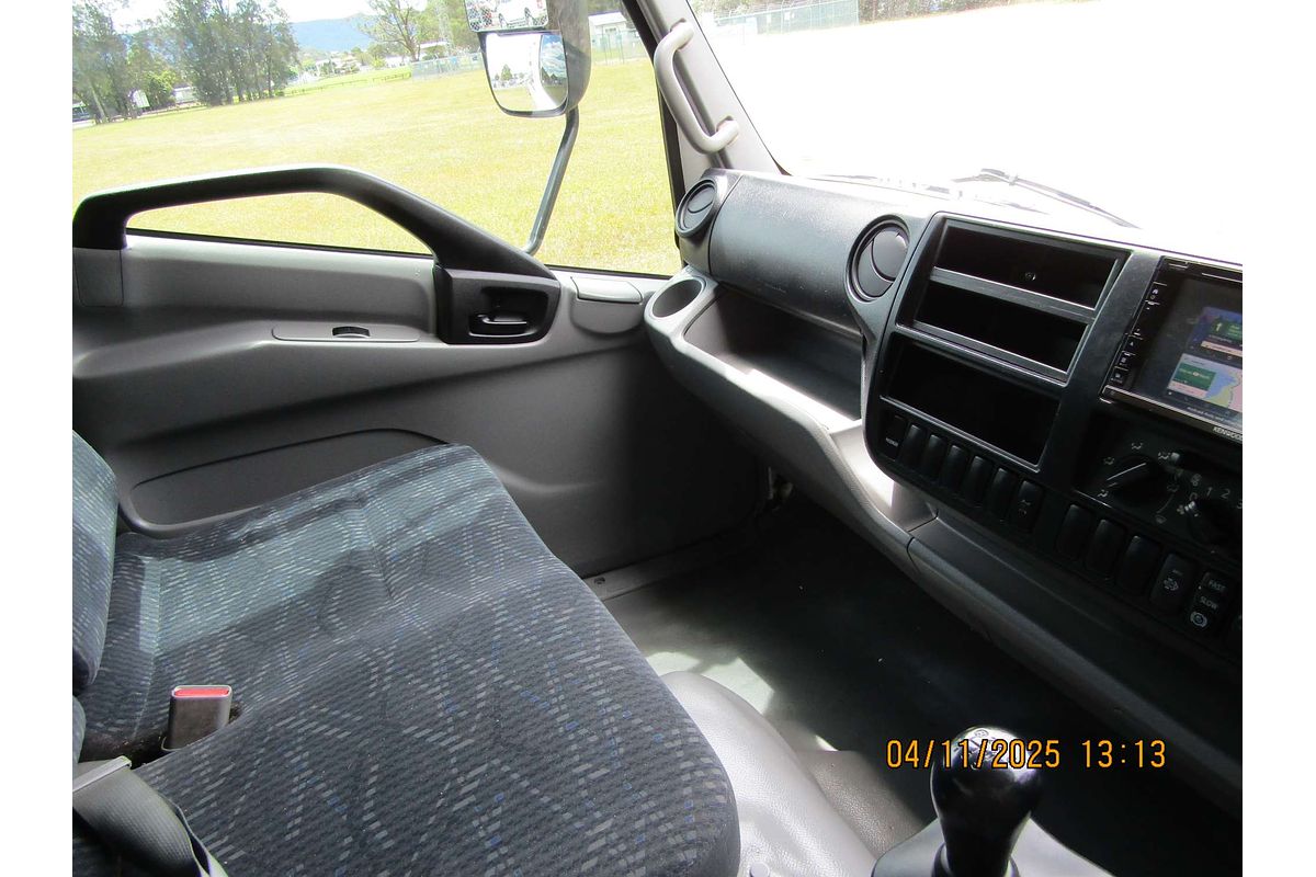 2013 Hino 300 Series 617 MWB XZU710R 4x2