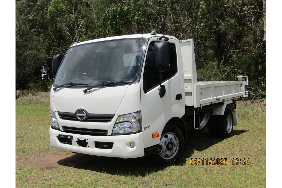 2013 Hino 300 Series 617 MWB XZU710R 4x2