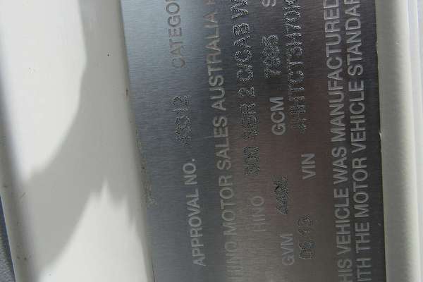 2013 Hino 300 Series 617 MWB XZU710R 4x2