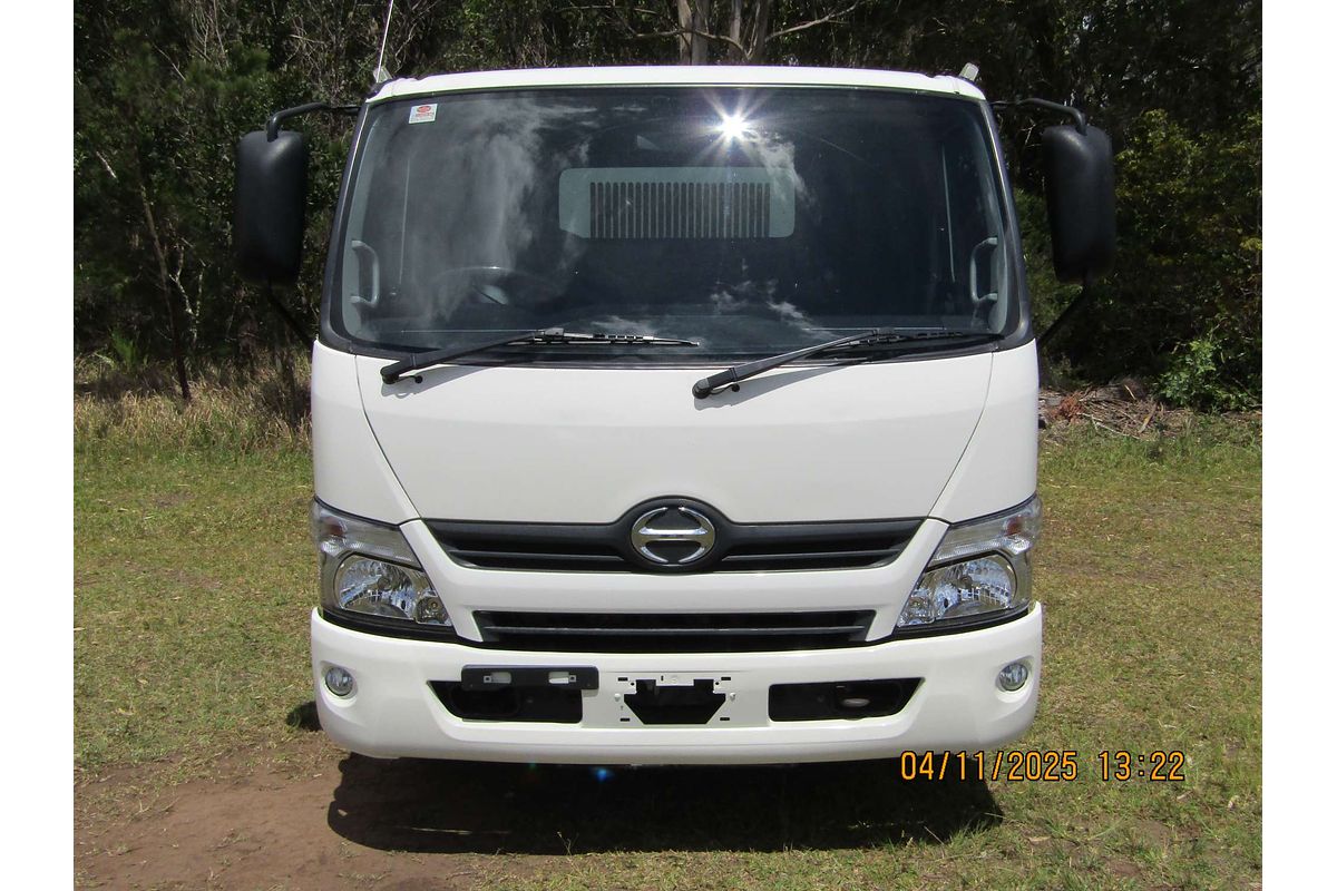 2013 Hino 300 Series 617 MWB XZU710R 4x2