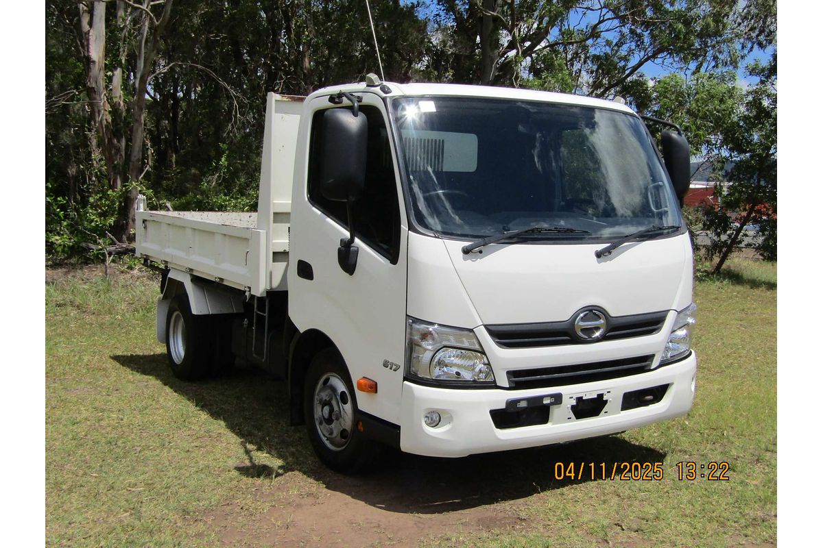 2013 Hino 300 Series 617 MWB XZU710R 4x2