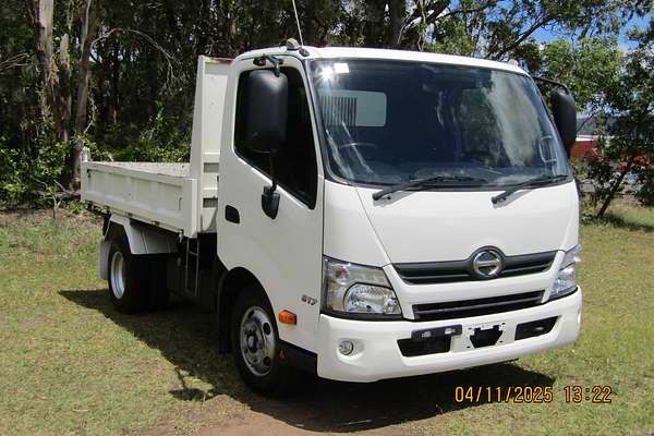 2013 Hino 300 Series 617 MWB XZU710R 4x2