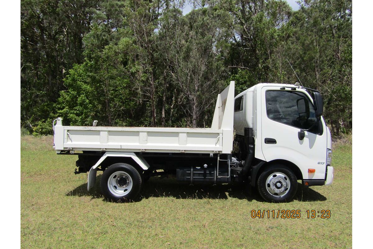 2013 Hino 300 Series 617 MWB XZU710R 4x2