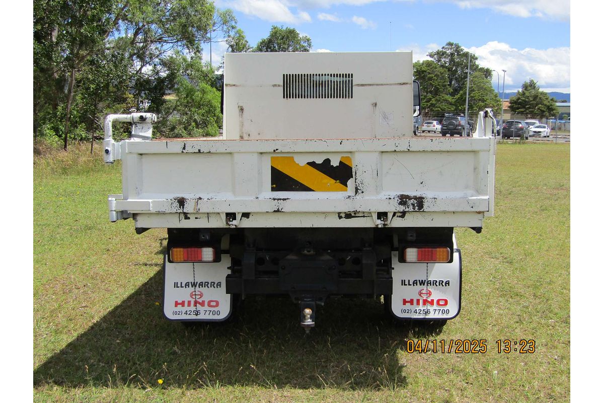 2013 Hino 300 Series 617 MWB XZU710R 4x2