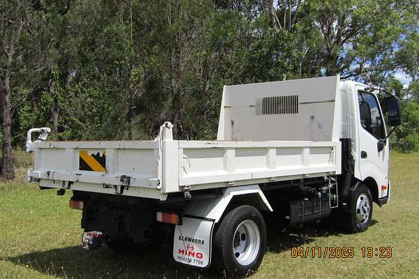 2013 Hino 300 Series 617 MWB XZU710R 4x2