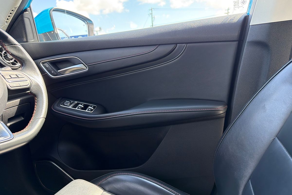 2022 MG HS Vibe SAS23