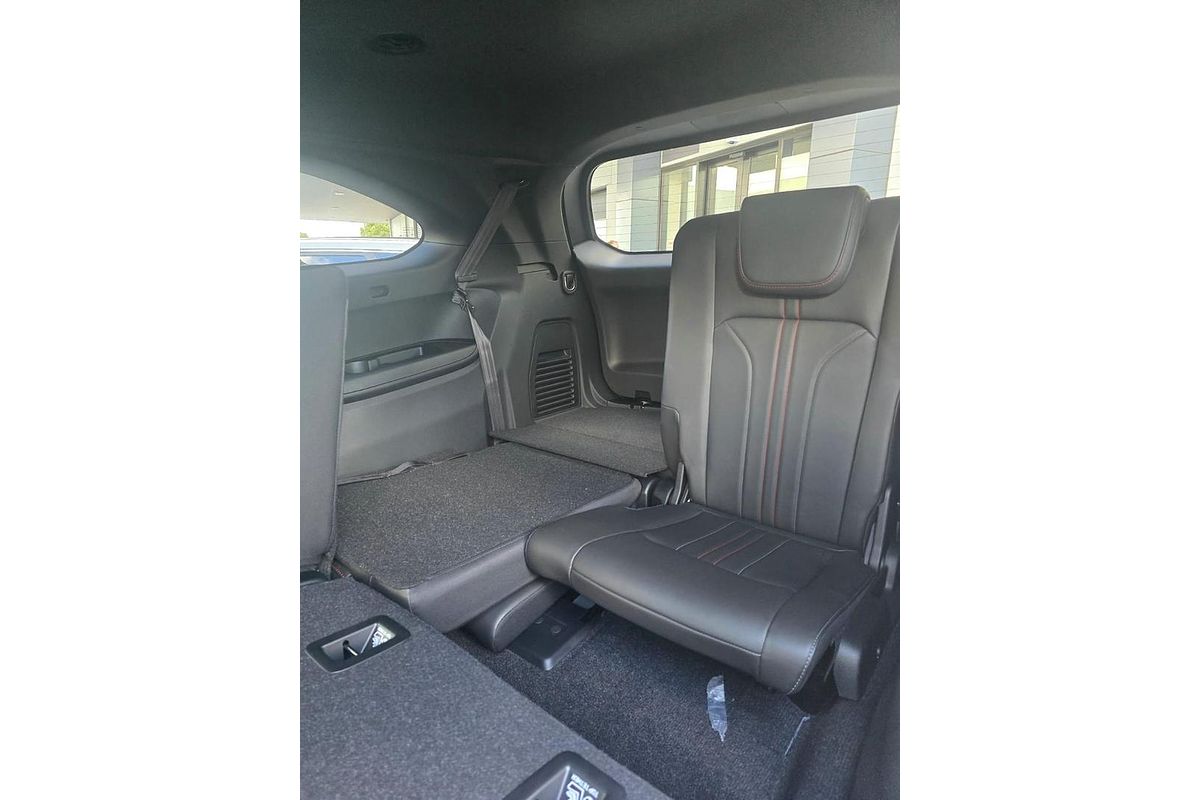 2025 Isuzu MU-X X-TERRAIN