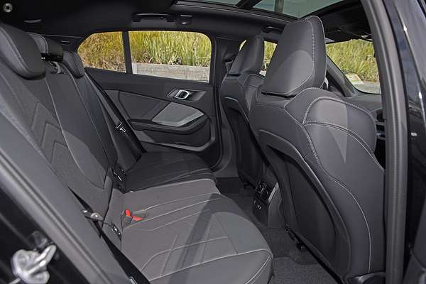 2025 BMW 1 Series 118 M Sport F70