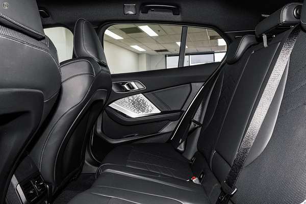 2025 BMW 1 Series 118 M Sport F70