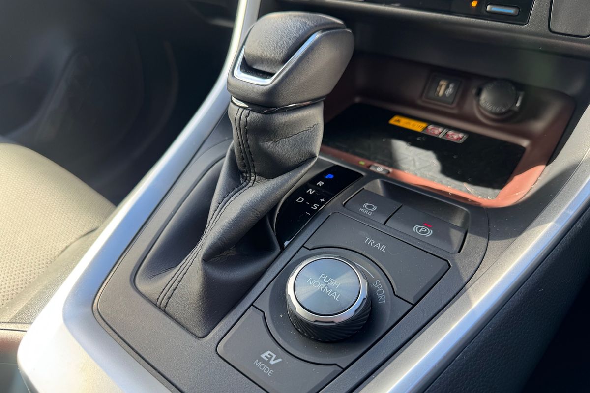 2025 Toyota RAV4 Cruiser AXAH54R