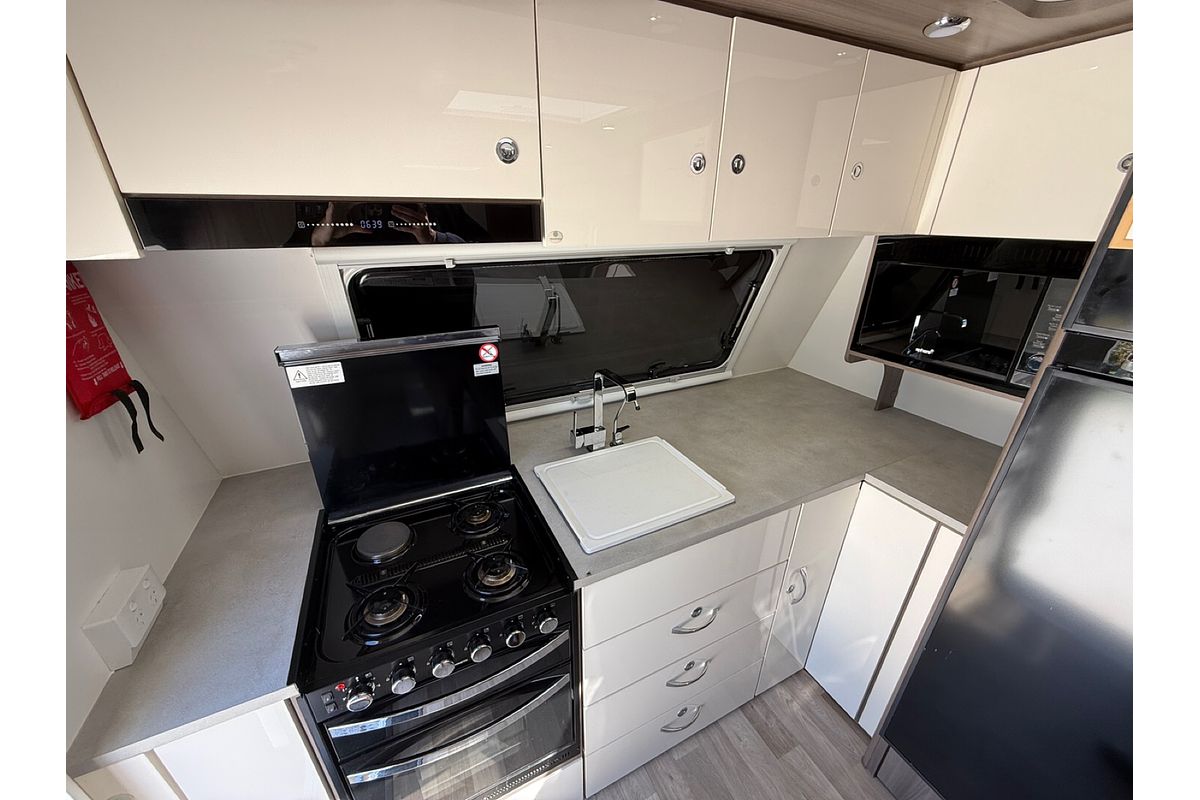 2018 Jayco SILVERLINE outback 21.65-4.ob.18sl