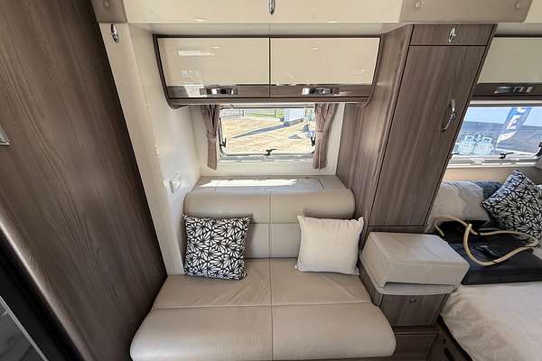 2018 Jayco SILVERLINE outback 21.65-4.ob.18sl