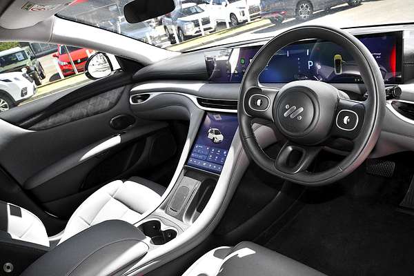 2025 MG IM5 Performance P12L