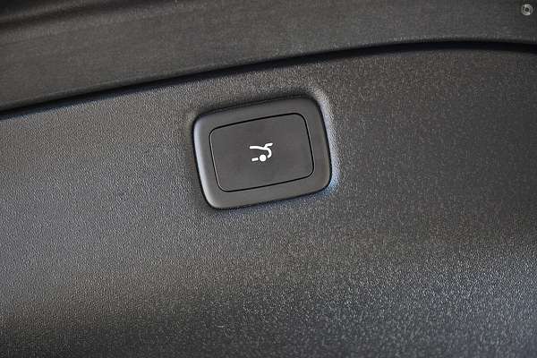 2025 MG IM5 Performance P12L