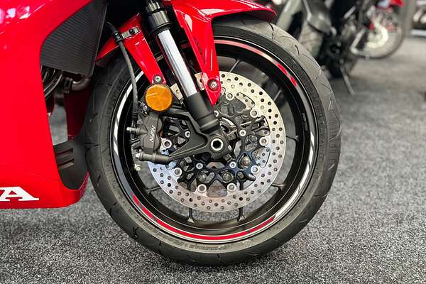2024 Honda CBR650R ABS E-CLUTCH