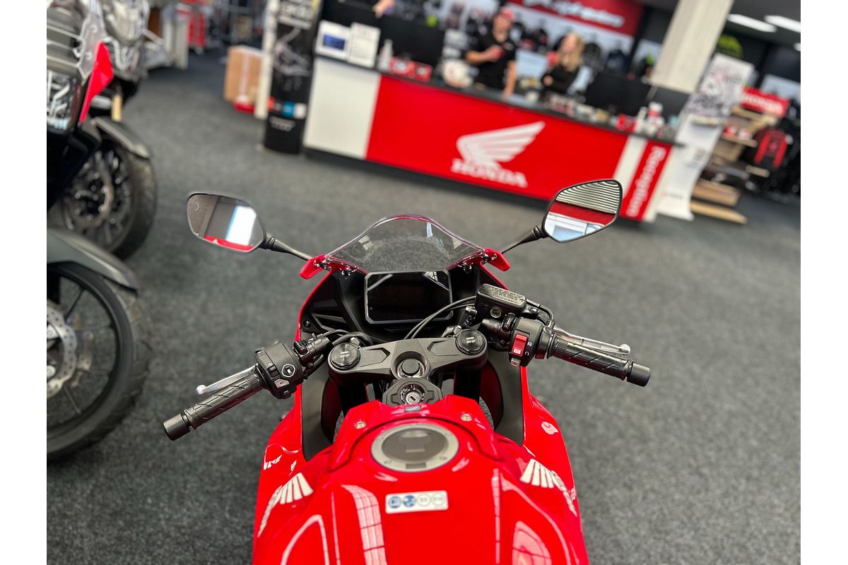 2024 Honda CBR650R ABS E-CLUTCH