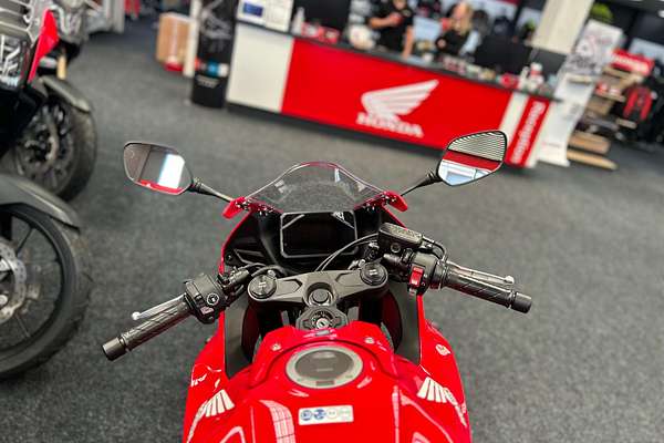 2024 Honda CBR650R ABS E-CLUTCH