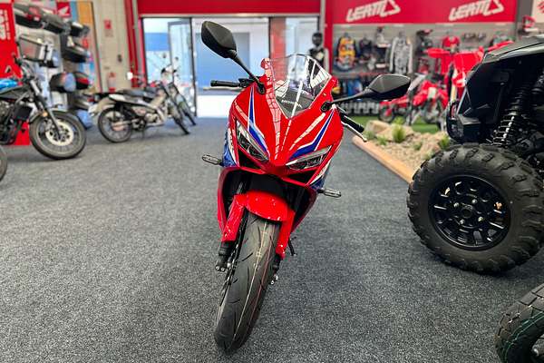 2024 Honda CBR650R ABS E-CLUTCH