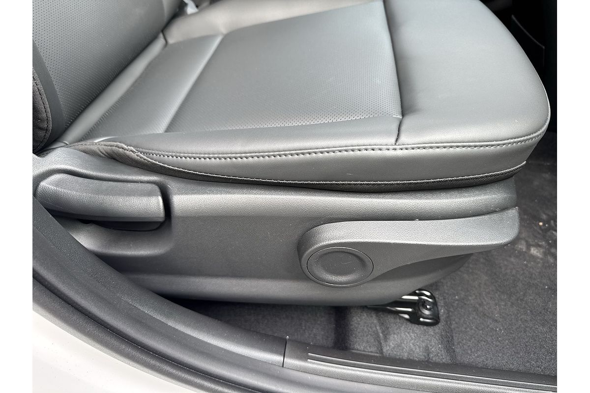 2025 Hyundai INSTER Cross AX.V1