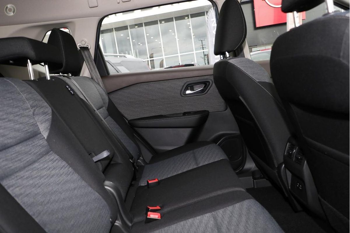 2025 Nissan X-TRAIL ST T33