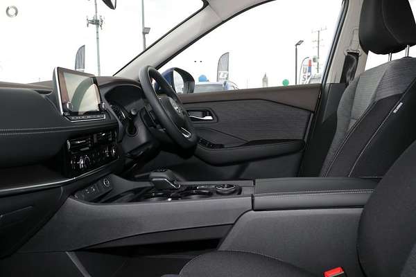 2025 Nissan X-TRAIL ST T33