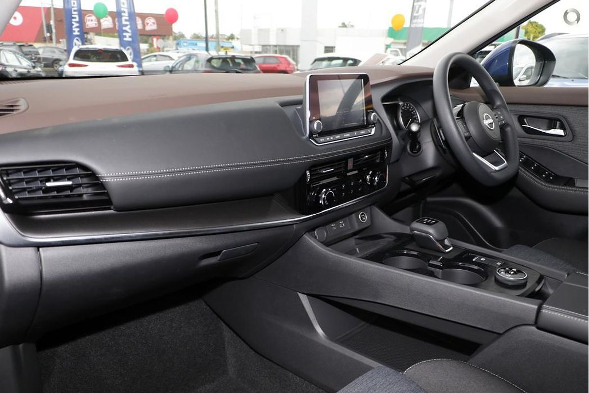 2025 Nissan X-TRAIL ST T33