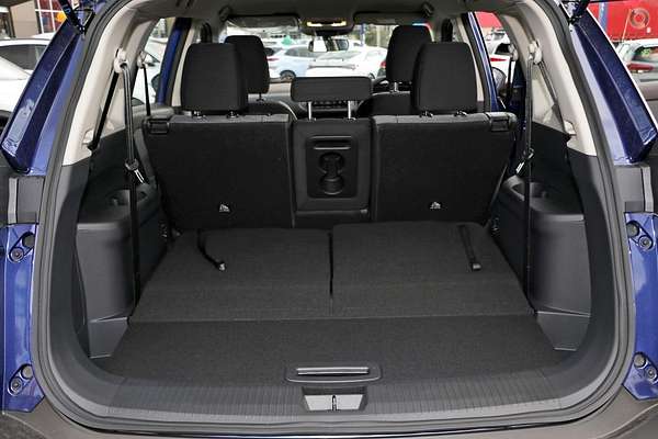 2025 Nissan X-TRAIL ST T33