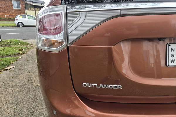 2014 Mitsubishi Outlander LS ZJ
