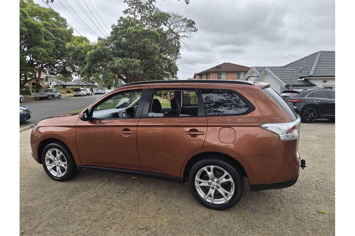 2014 Mitsubishi Outlander LS ZJ