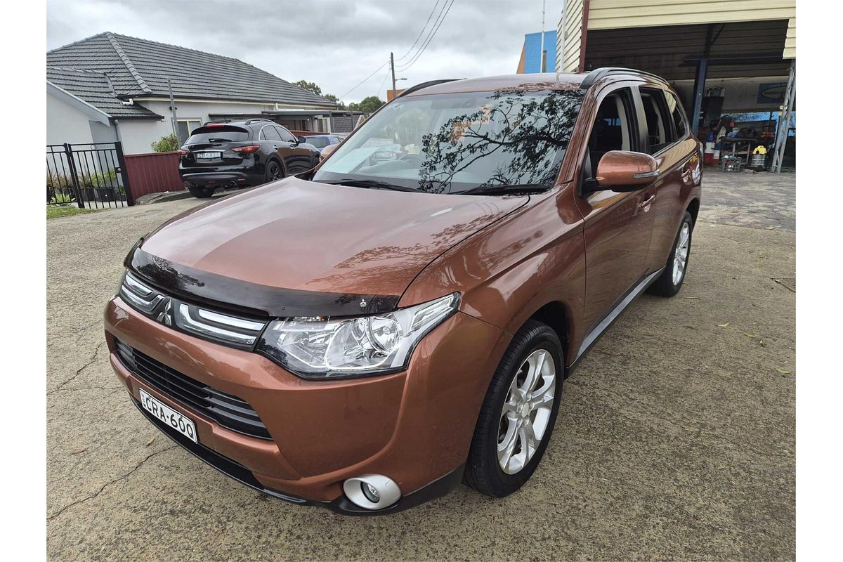 2014 Mitsubishi Outlander LS ZJ
