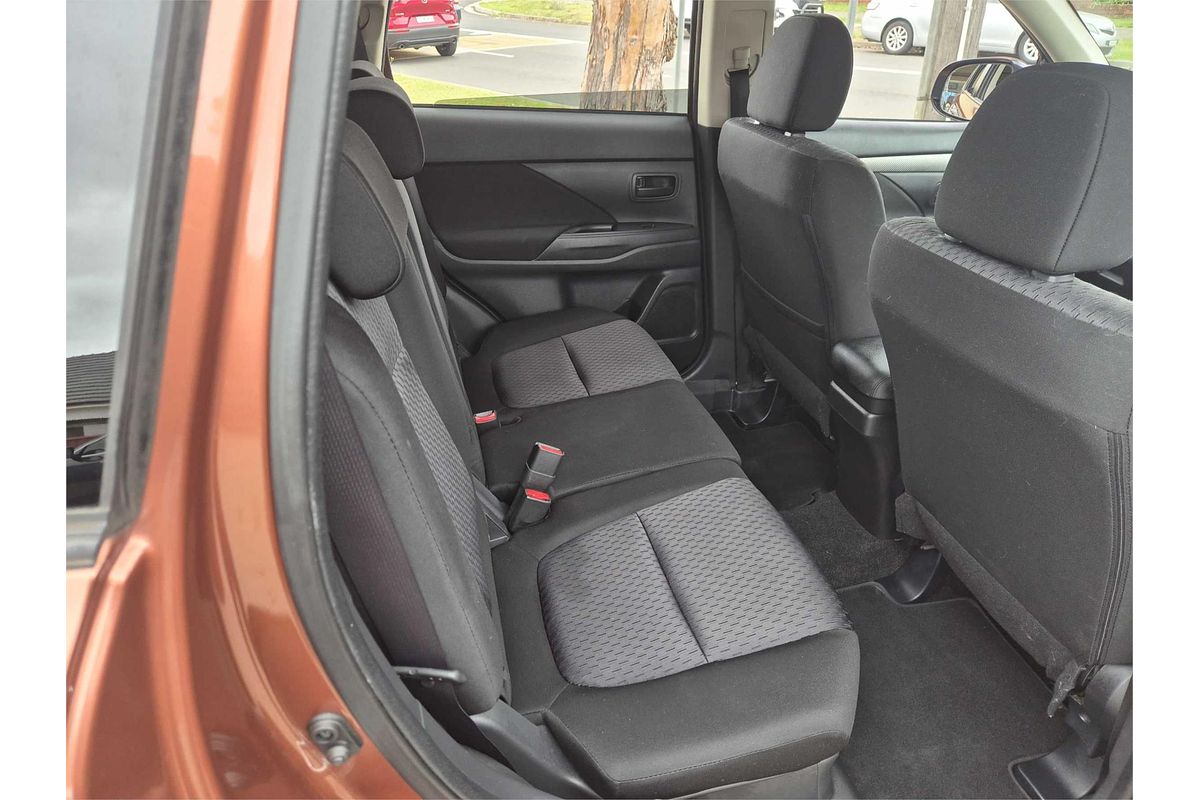 2014 Mitsubishi Outlander LS ZJ