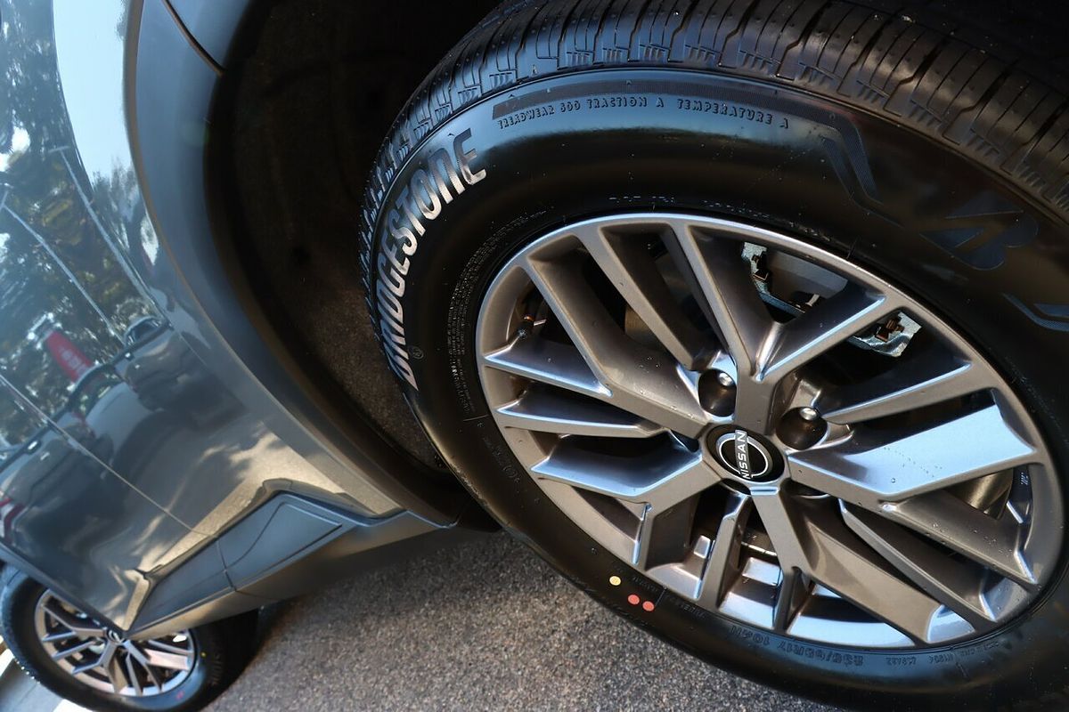 2025 Nissan X-TRAIL ST T33